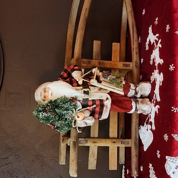 Holiday Rustic Santa Display 🎅 - Picture 3 of 9
